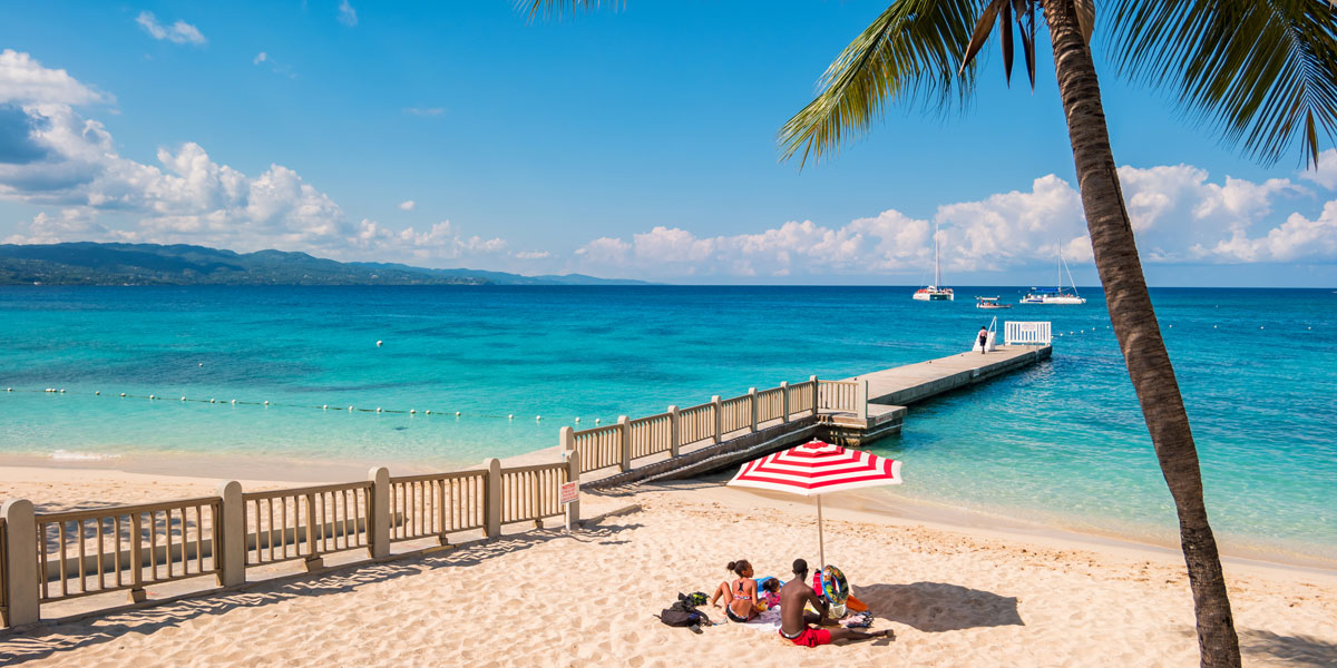 Jamaica Doctor cave beach