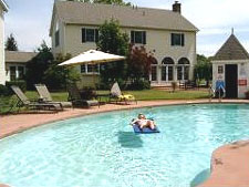 Checkerberry Inn, The