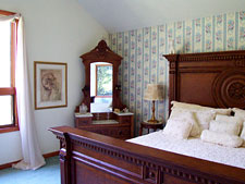 Romantic Riversong Bed and Breakfast Inn