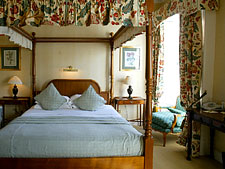 Brownes Hotel & Restaurant