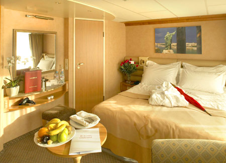 UNIWORLD<br>Danube Holiday Markets<br>River Empress