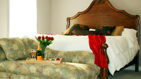 Catskill Maison Bed & Breakfast