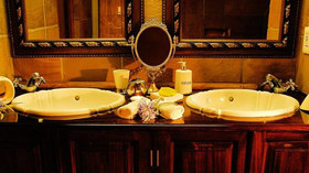 Ker & Downey, South Africa Wine and Wildlife