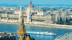 UNIWORLD<br>Danube Holiday Markets<br>River Empress