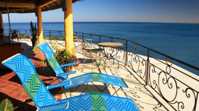 Villa Amor, Villa Paraiso