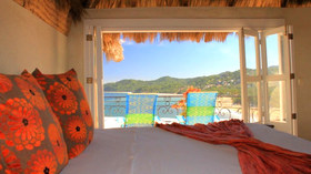 Villa Amor, Villa Paraiso