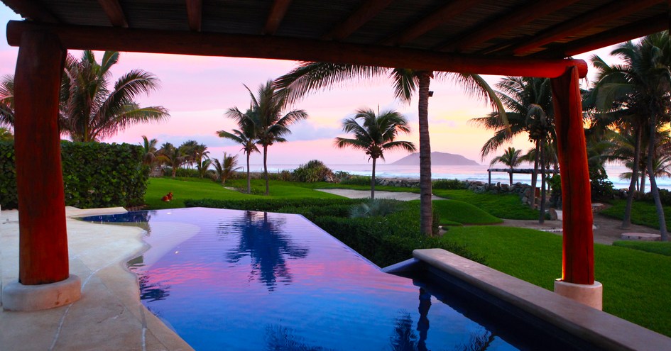 Las Palmas Beachfront Villas