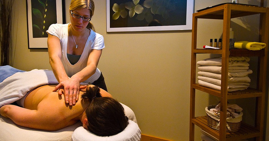 Tweedsmuir Park Lodge