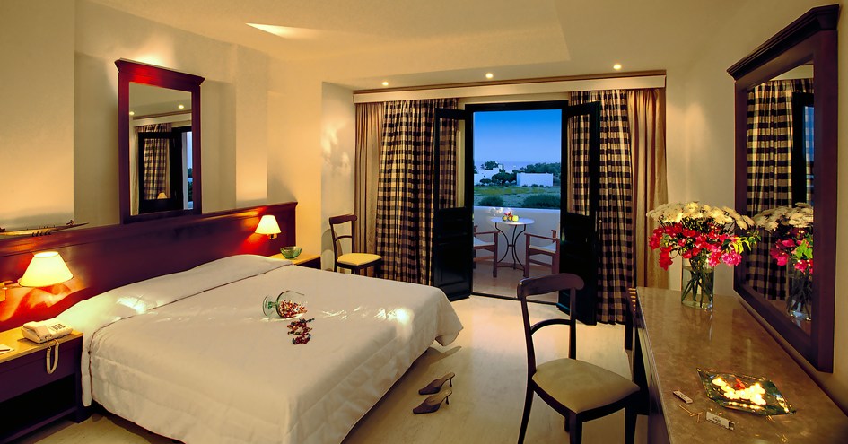 9 Muses Santorini Resort