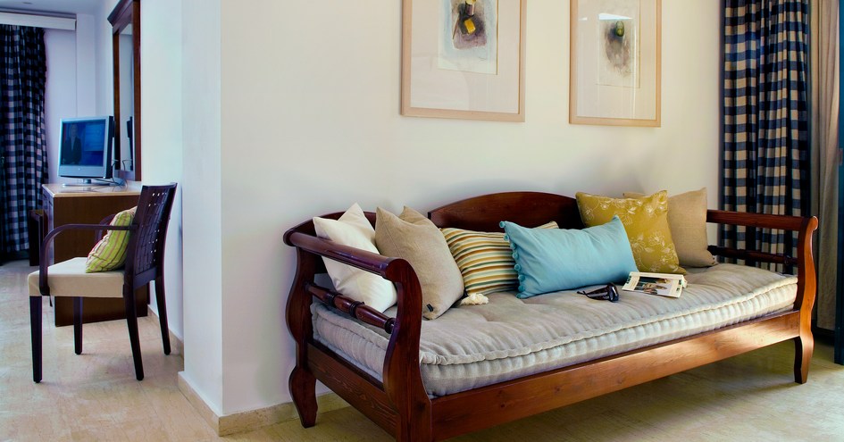 9 Muses Santorini Resort