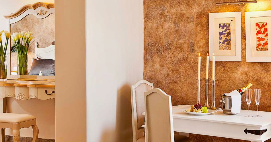 Petit Palace Suites Hotel