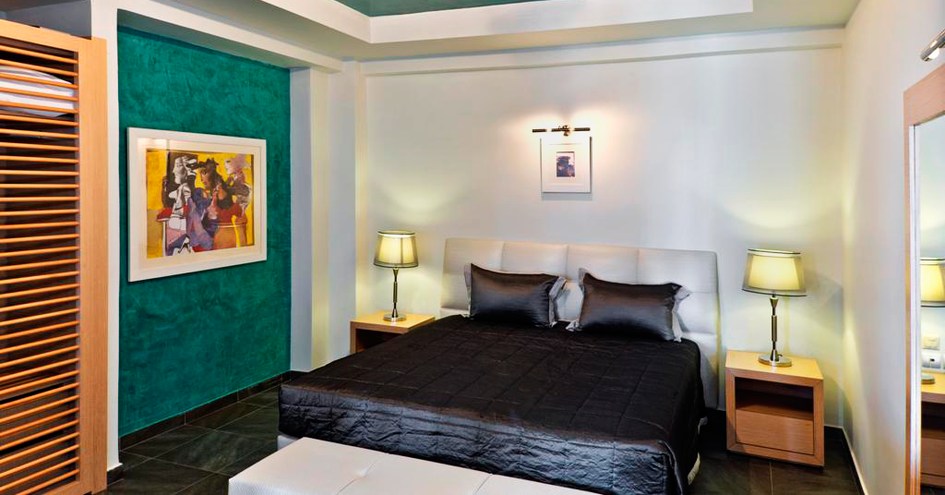 Petit Palace Suites Hotel