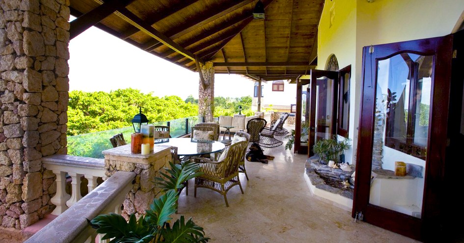 Golden Dolphin Villa