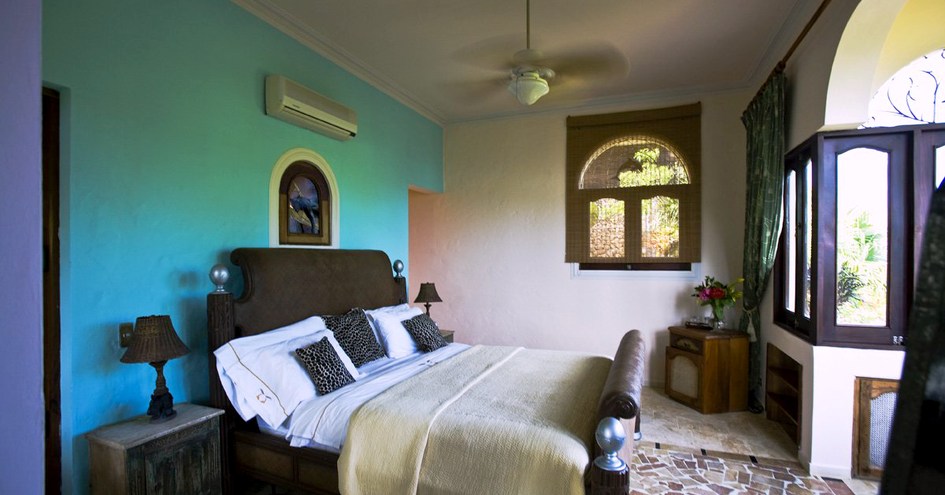 Golden Dolphin Villa