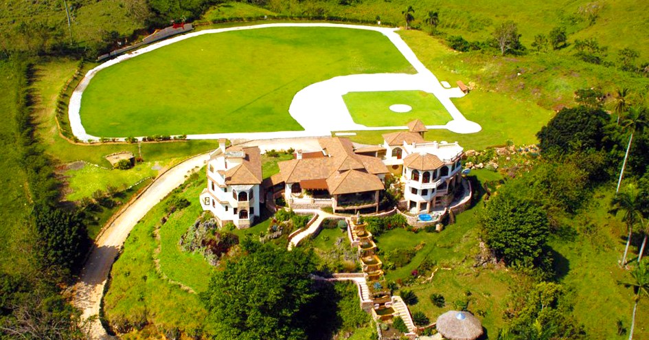 Golden Dolphin Villa