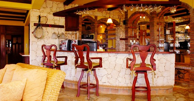 Golden Dolphin Villa