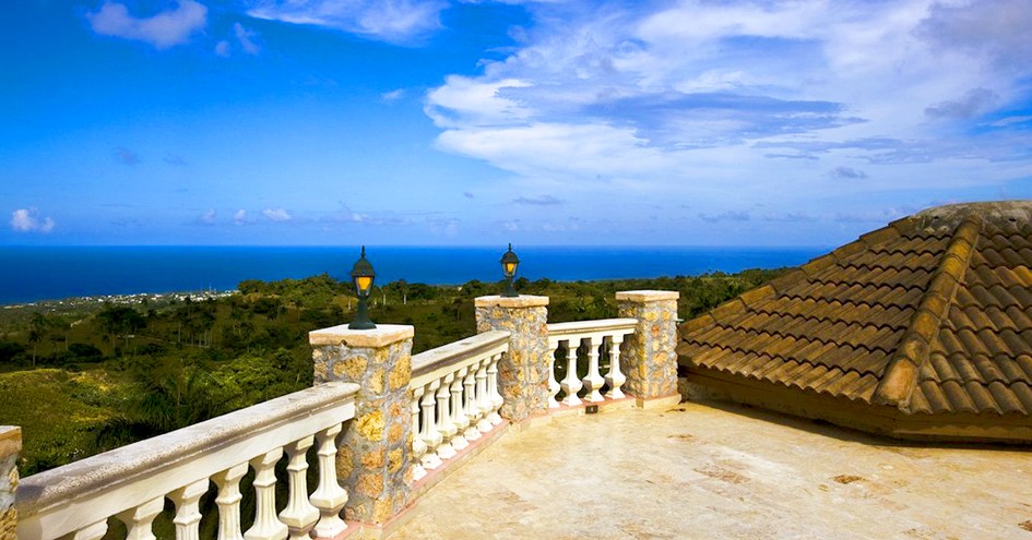 Golden Dolphin Villa