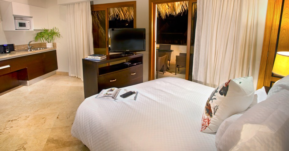 The Bannister Hotel & Yacht Club