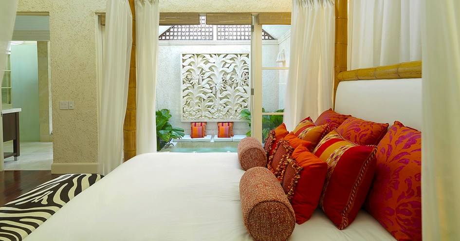 LaCure, Roaring Pavilion Villa