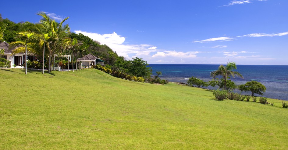Seaside Cottage at Round Hill