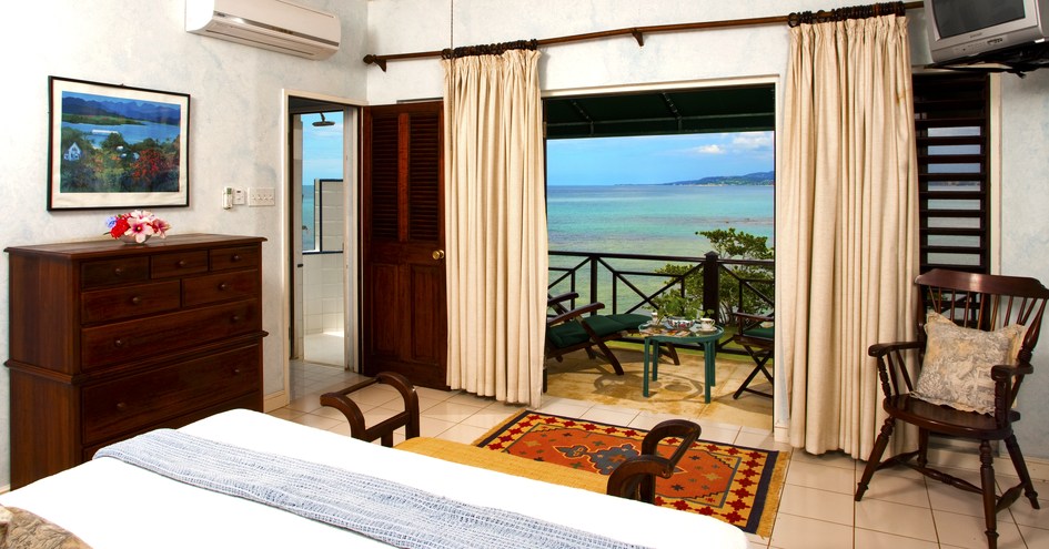 Seaside Cottage at Round Hill