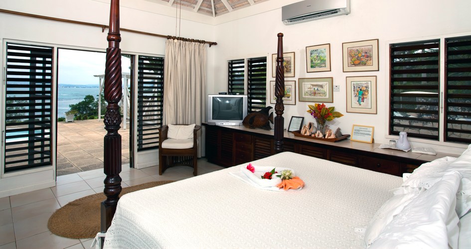 Seaside Cottage at Round Hill