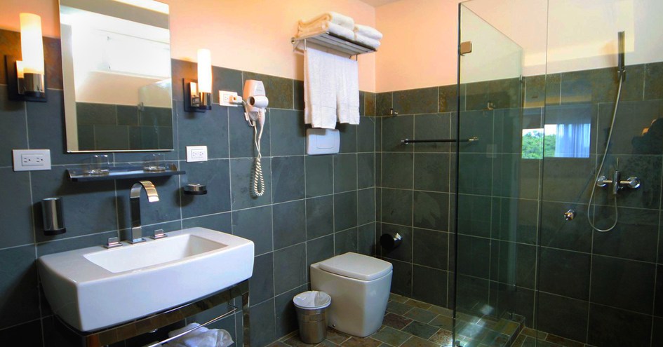 Gaia Hotel & Reserve