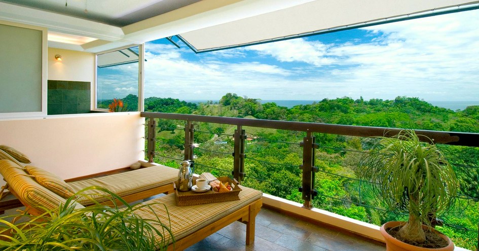 Gaia Hotel & Reserve