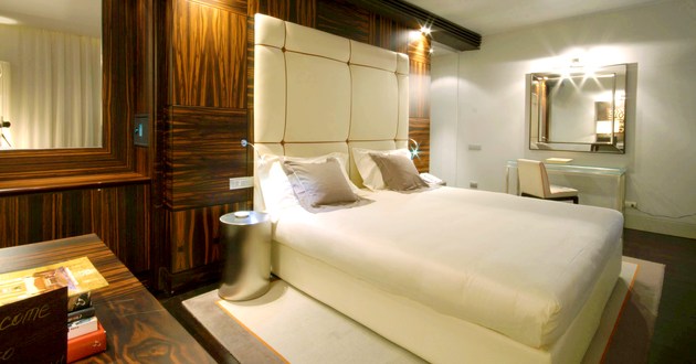 Milan, Italy,Sina The Gray