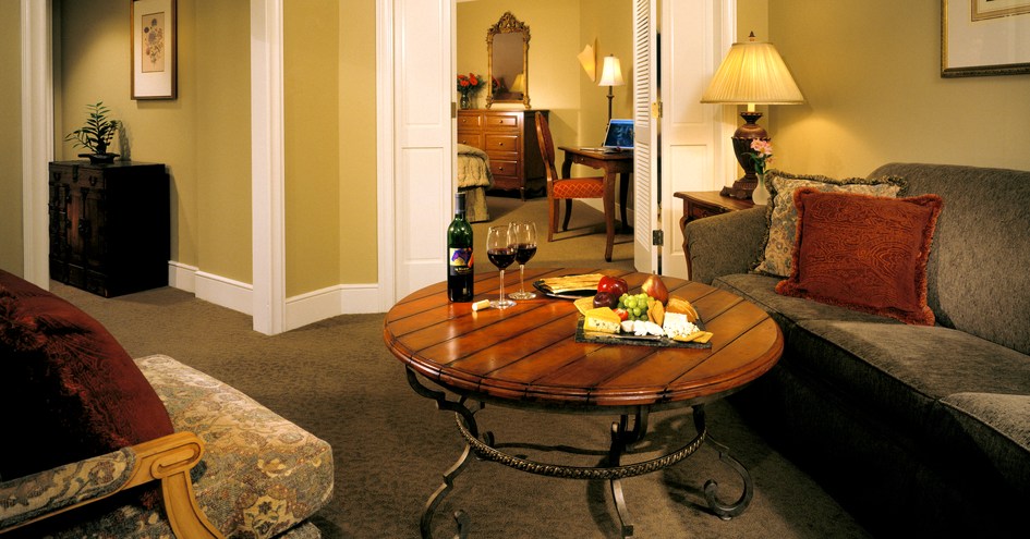 Woodmark Hotel, Yacht Club & Spa