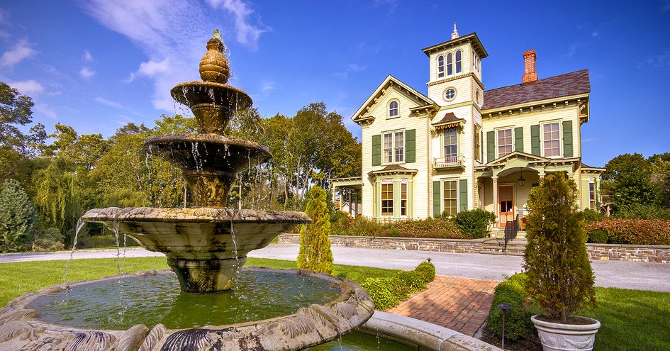 Jedediah Hawkins Inn