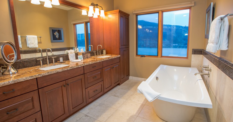 Columbia Cliff Villas