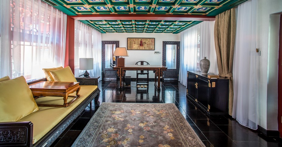 Lv Garden Huanghuali Art Gallery