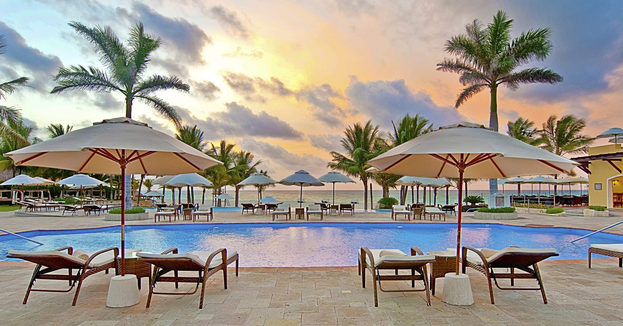 Royal Hideaway Playacar