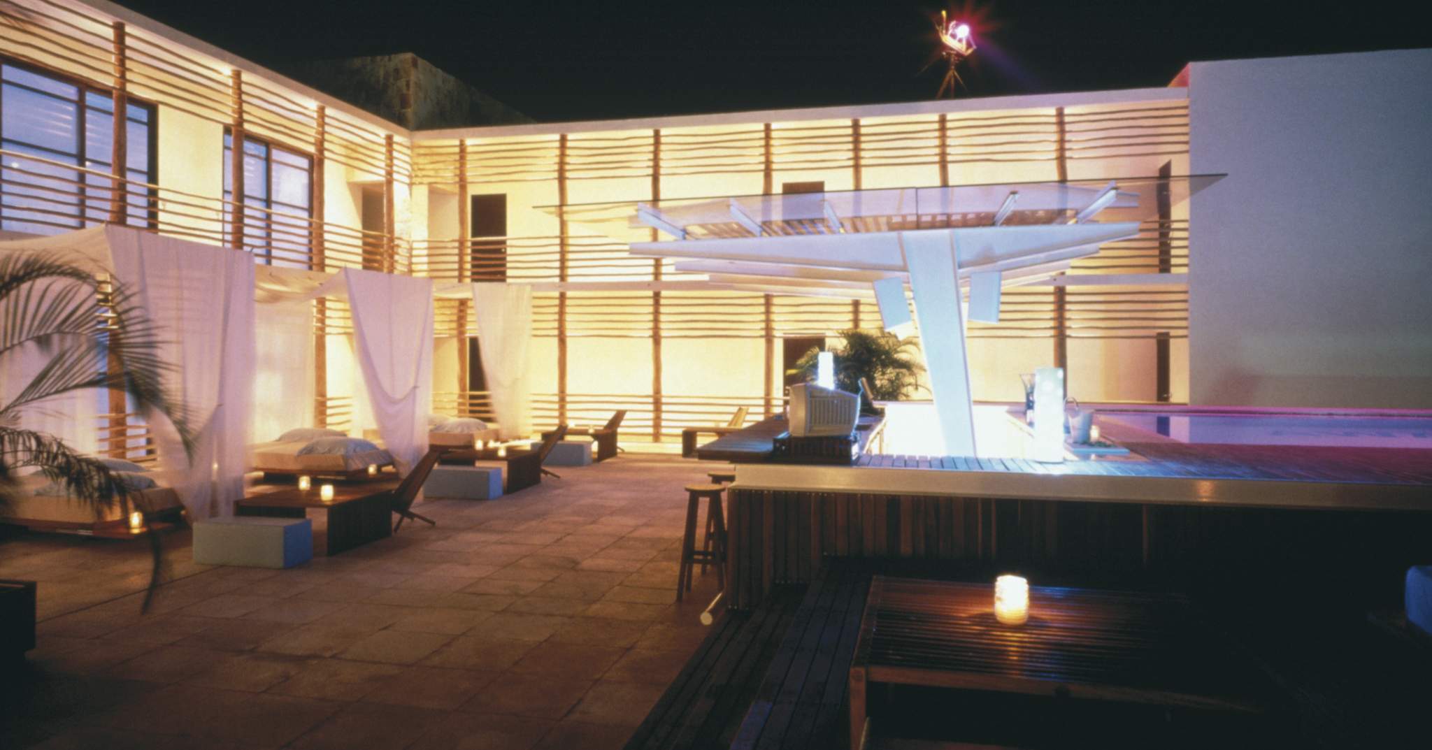 Deseo Hotel + Lounge