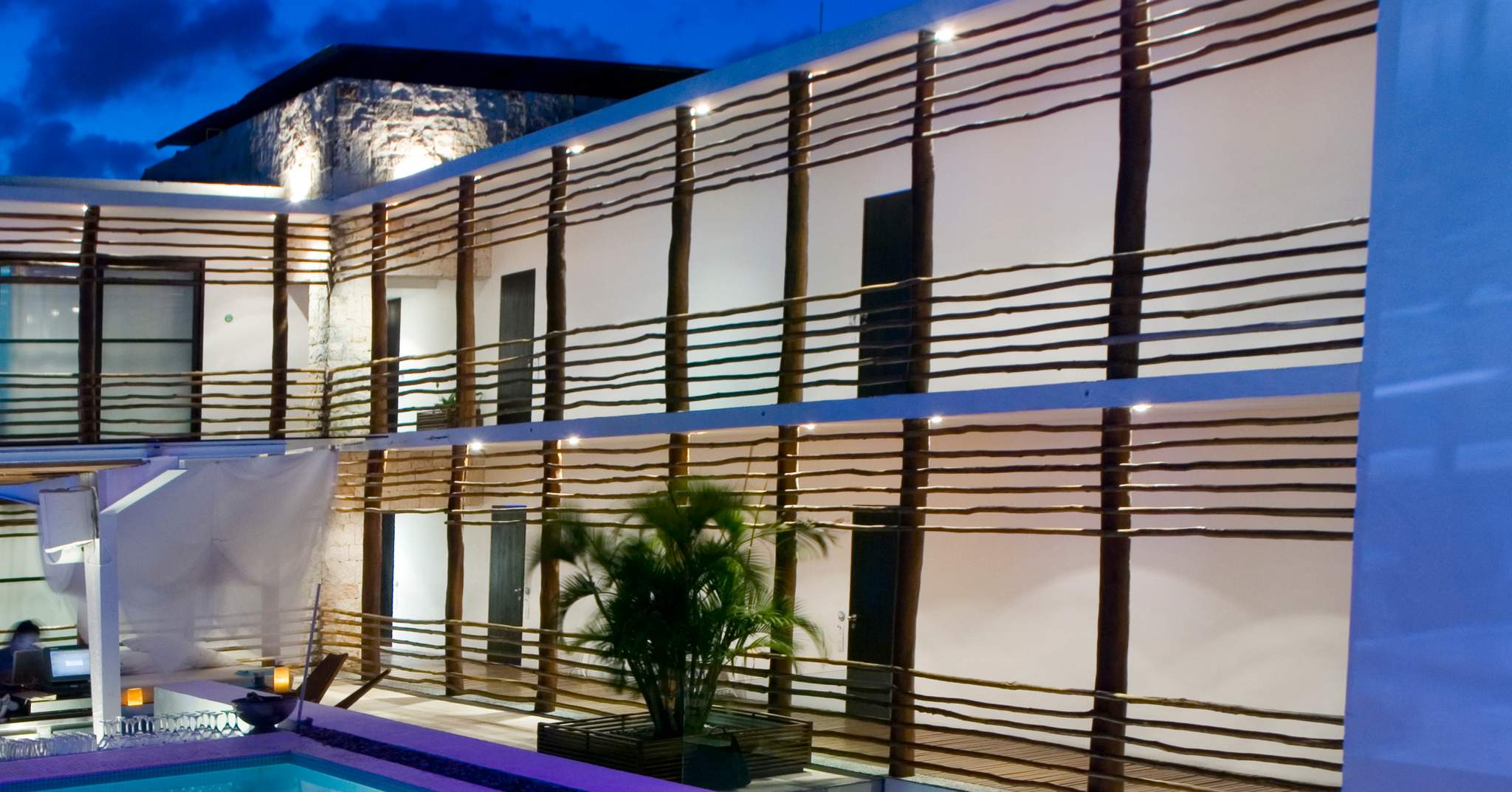 Deseo Hotel + Lounge