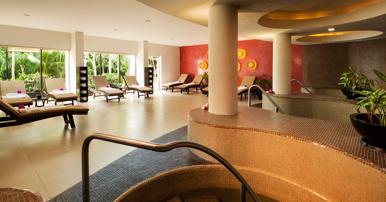 El Dorado Seaside Suites