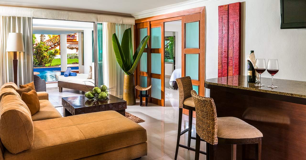 El Dorado Seaside Suites