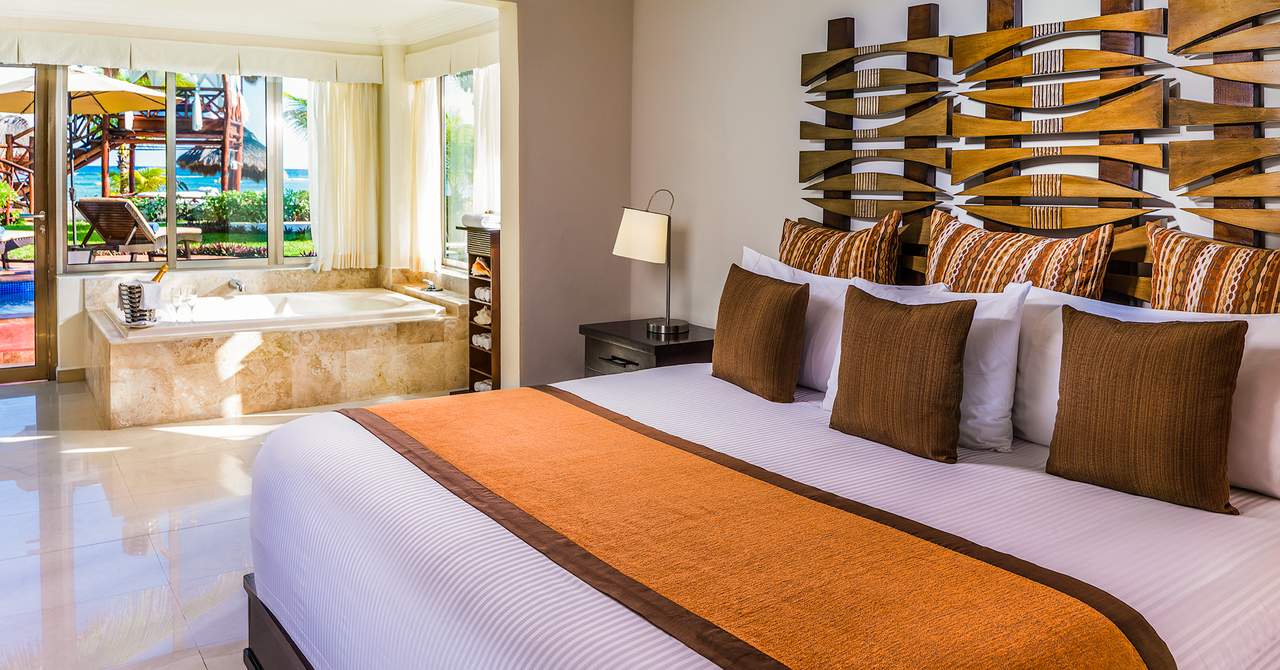 El Dorado Seaside Suites