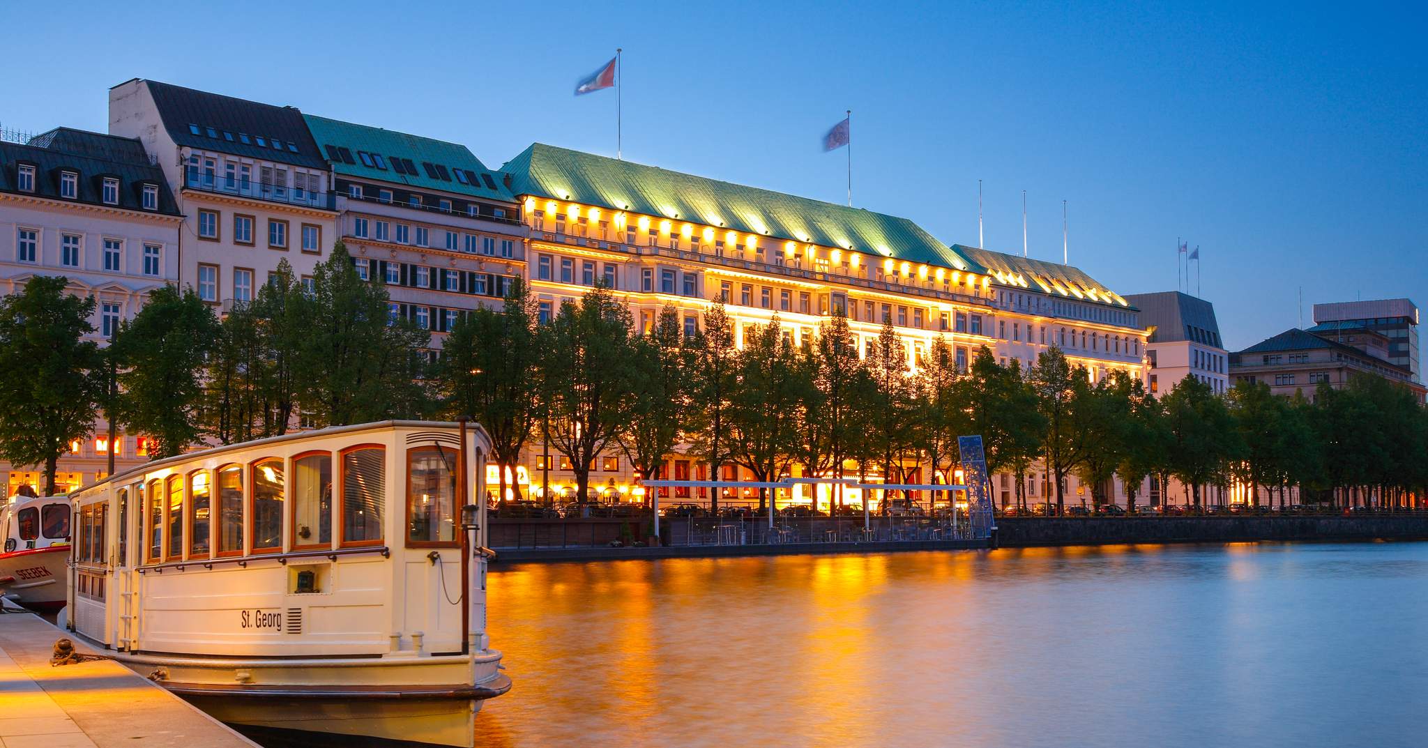 Fairmont Hotel Vier Jahreszeiten in Hamburg, Germany