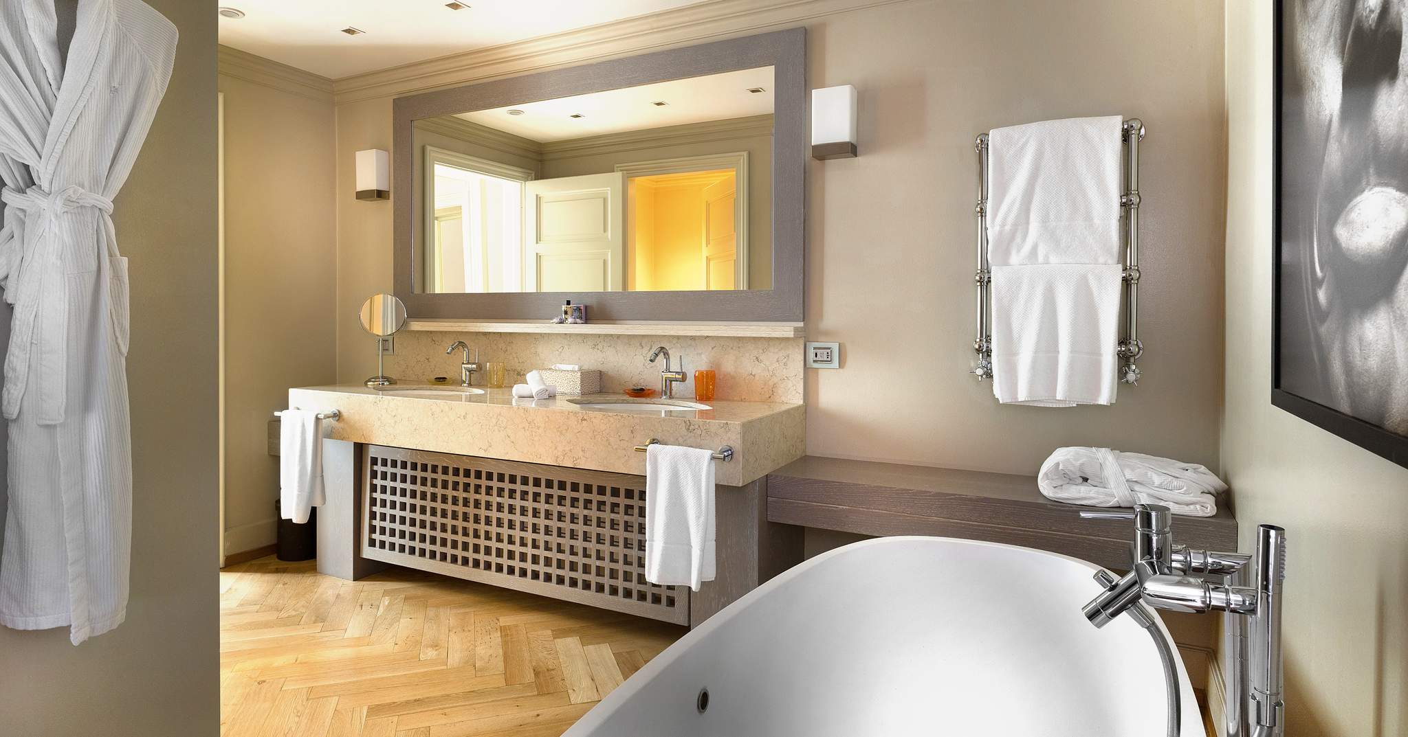 Seven Stars Galleria