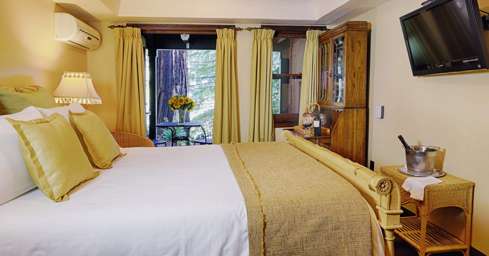 Applewood Inn, Restaurant and Spa