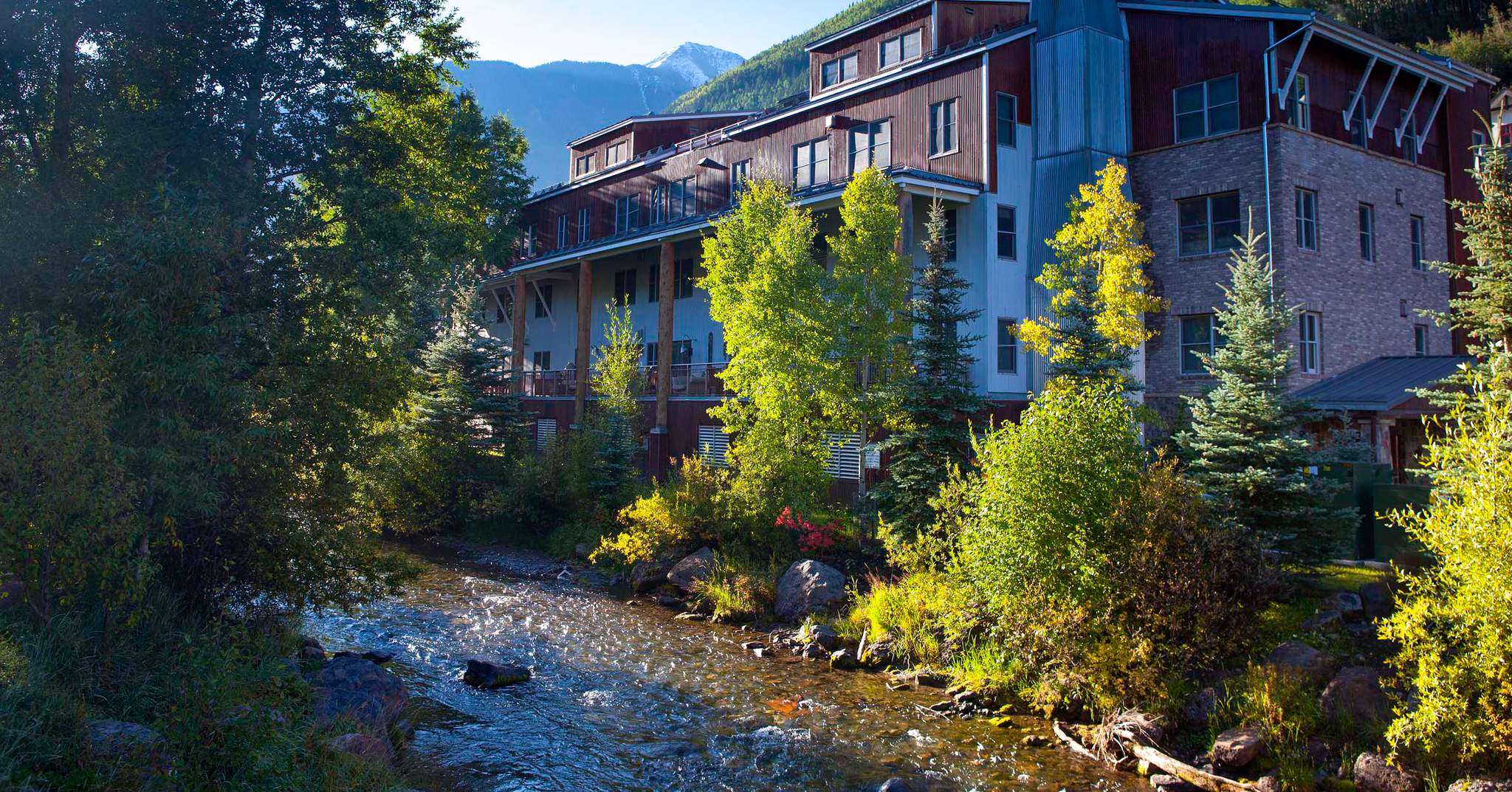 Element 52, Auberge Resorts Collection