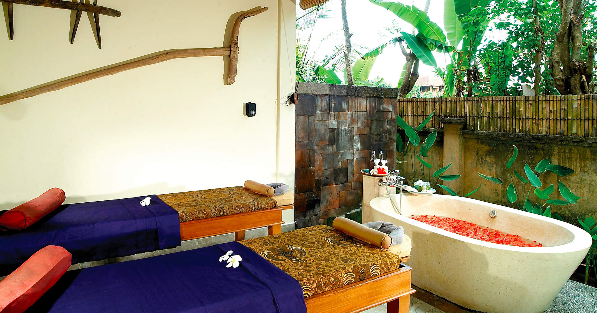 Komaneka at Monkey Forest