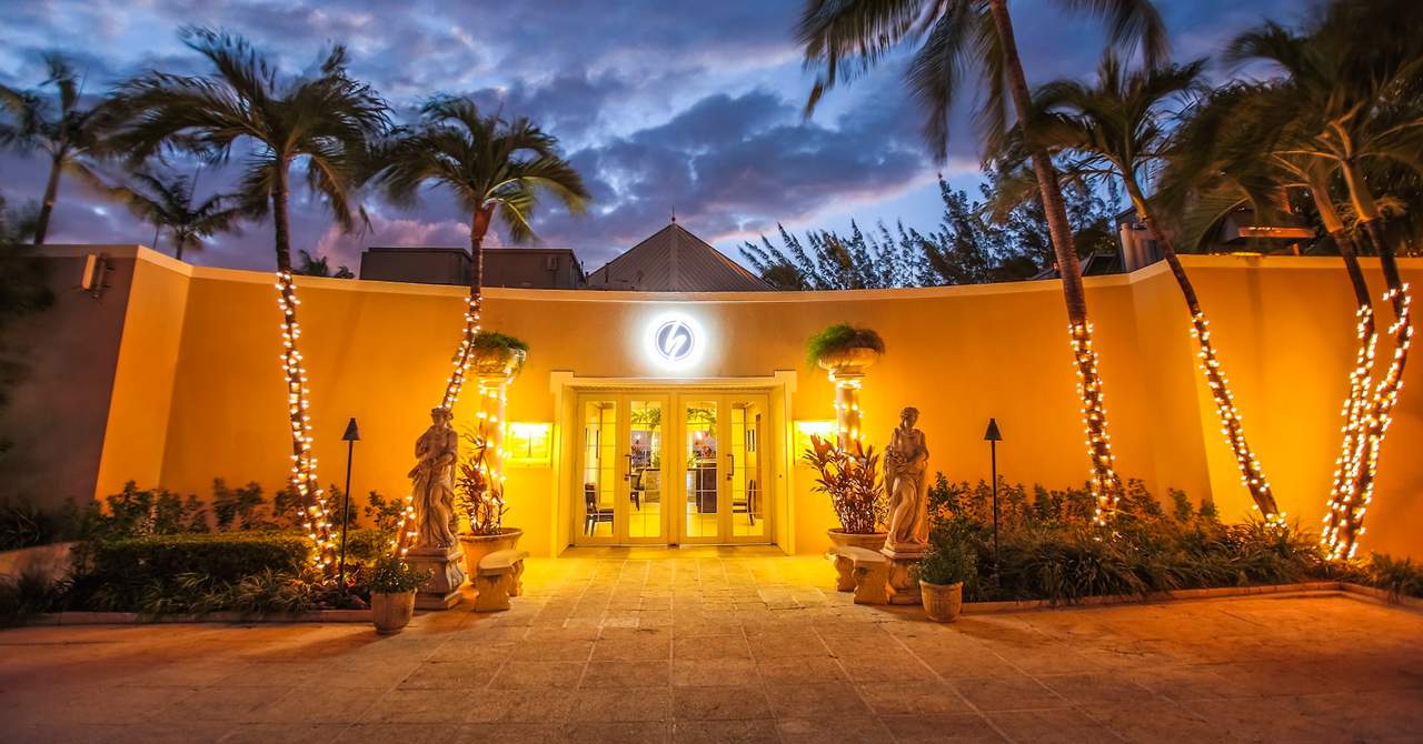 Grand Cayman Beach Suites