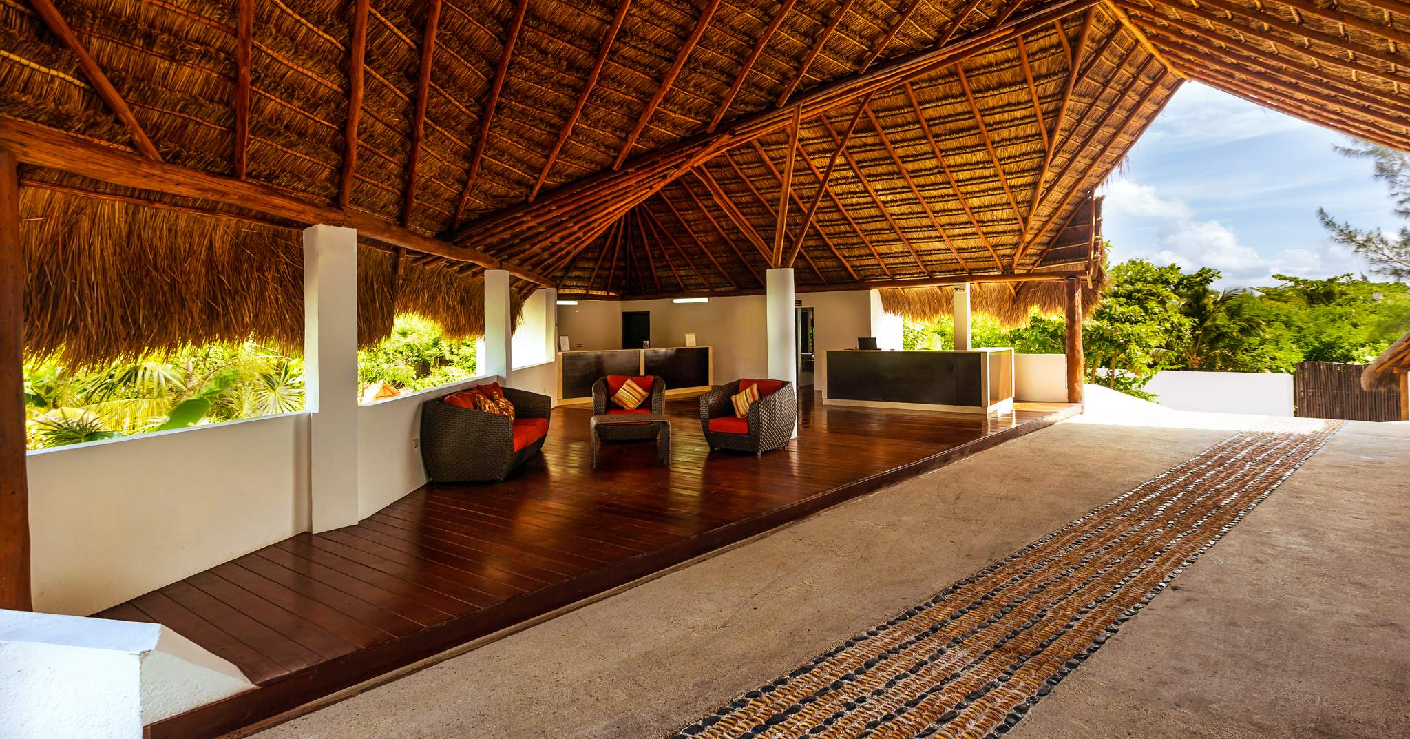 Le Reve Boutique Beachfront Hotel