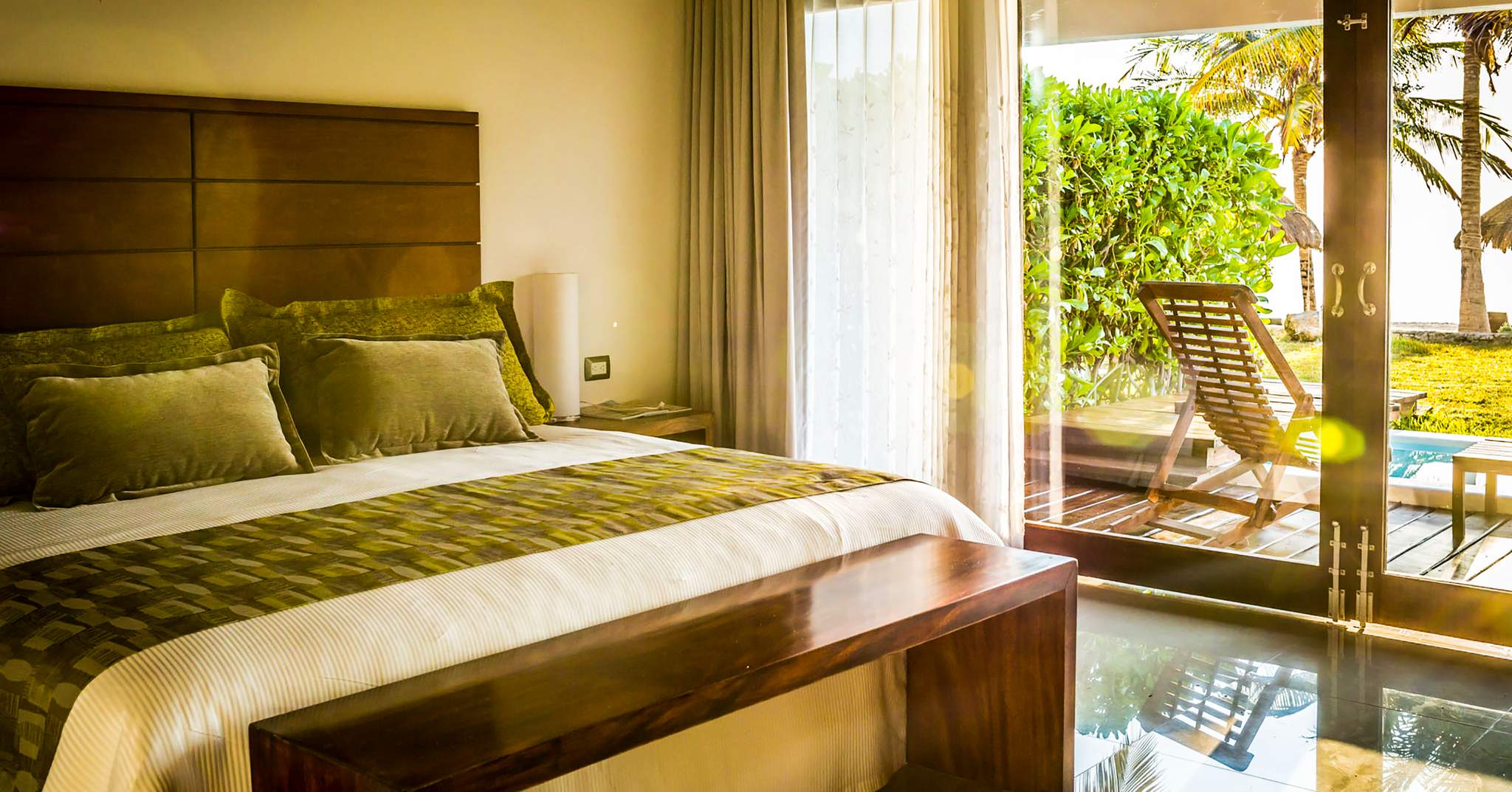 Le Reve Boutique Beachfront Hotel