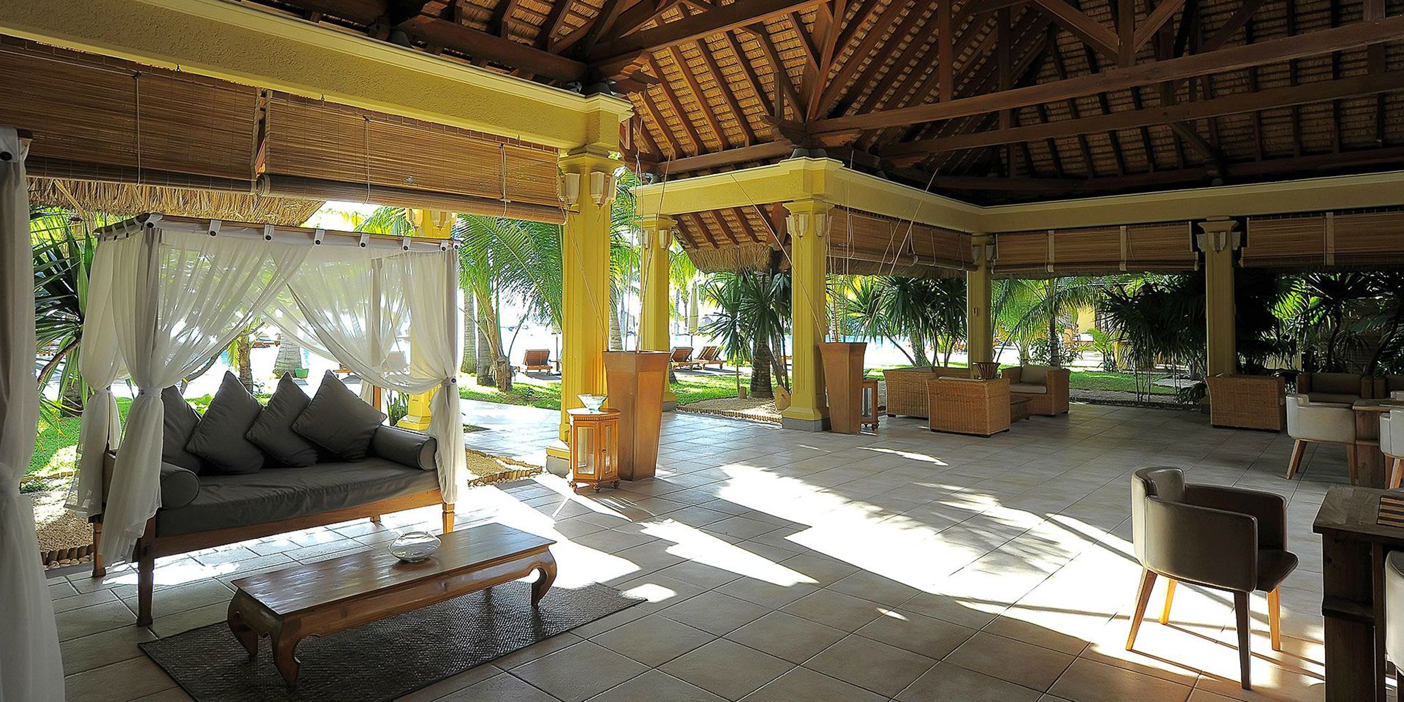 Paradis Beachcomber Golf Resort & Spa