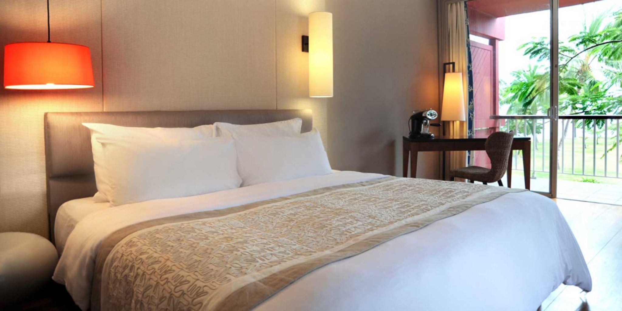 Tahiti Ia Ora Beach Resort