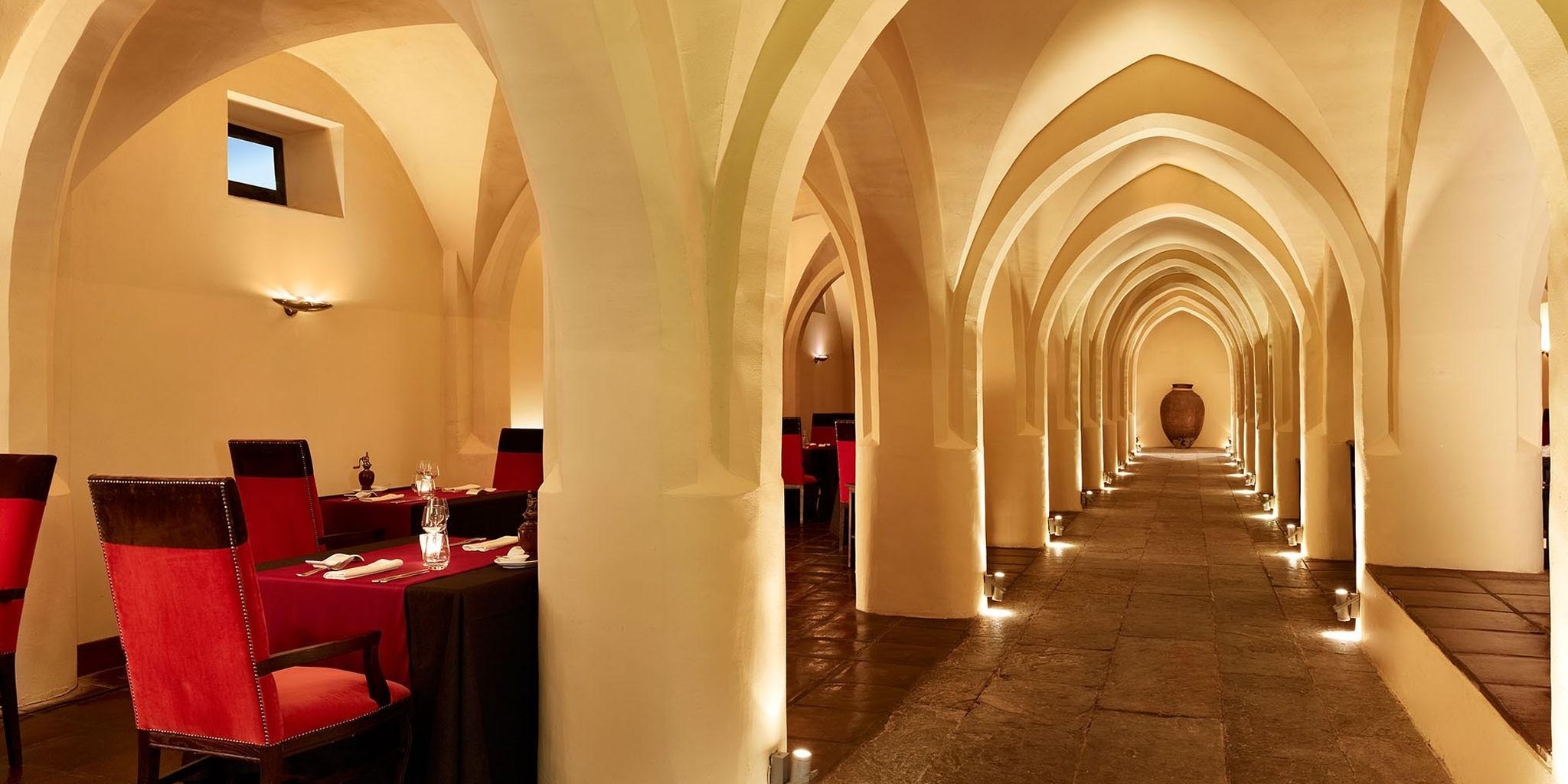 Convento do Espinheiro Hotel & Spa